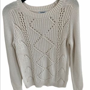 NEW WITH TAGS white old navy sweater. Size small